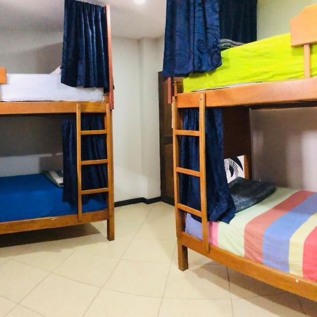 Lake View Hostel Guatapé エクステリア 写真