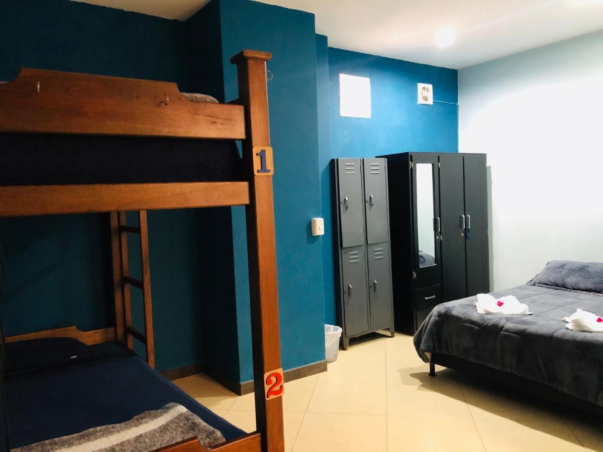 Lake View Hostel Guatapé エクステリア 写真