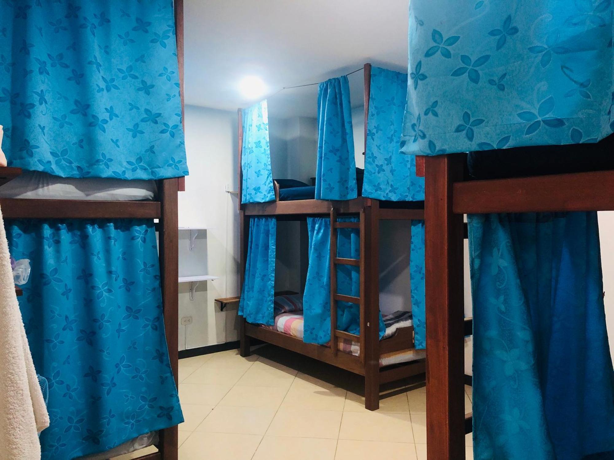 Lake View Hostel Guatapé エクステリア 写真