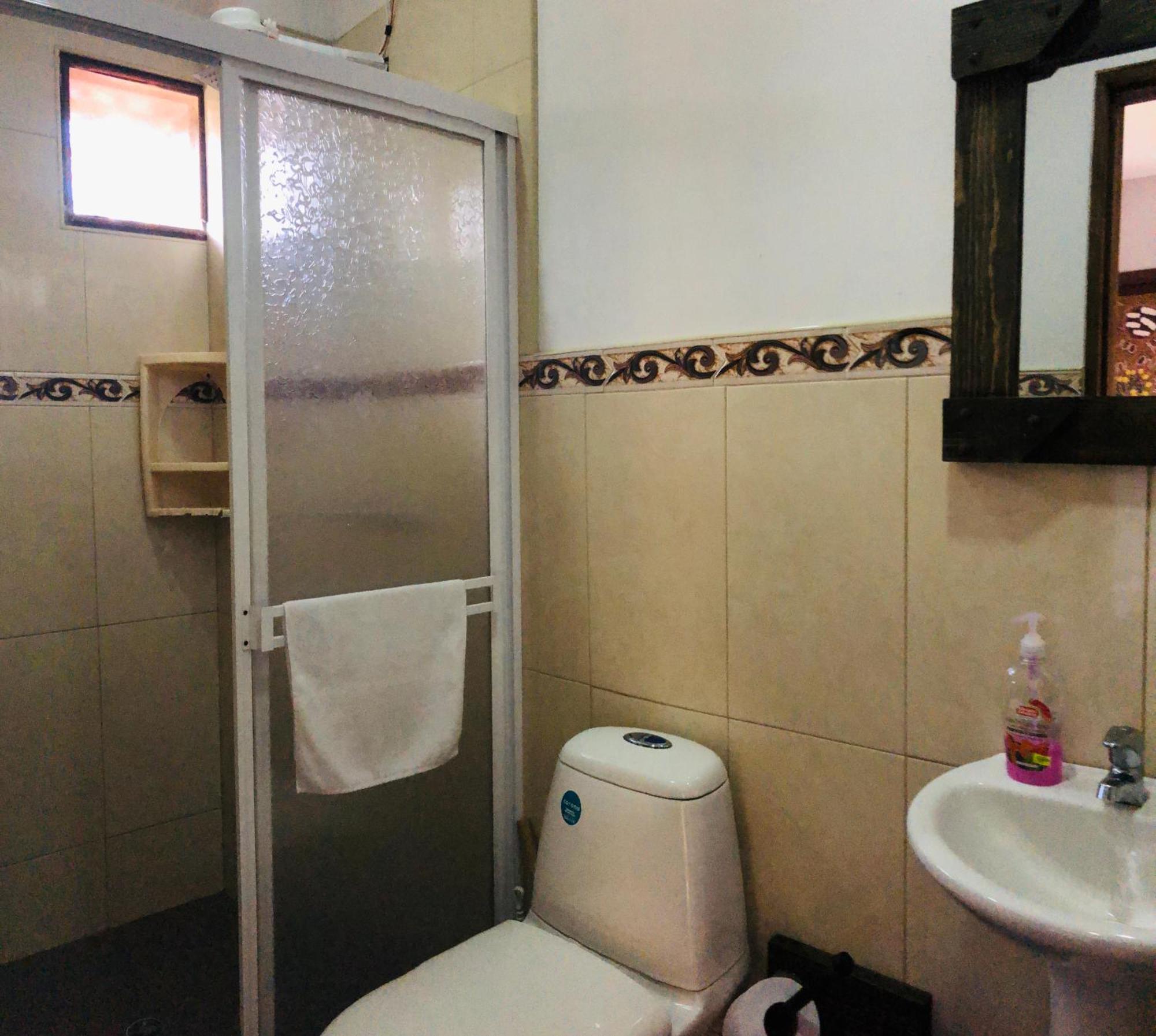 Lake View Hostel Guatapé エクステリア 写真