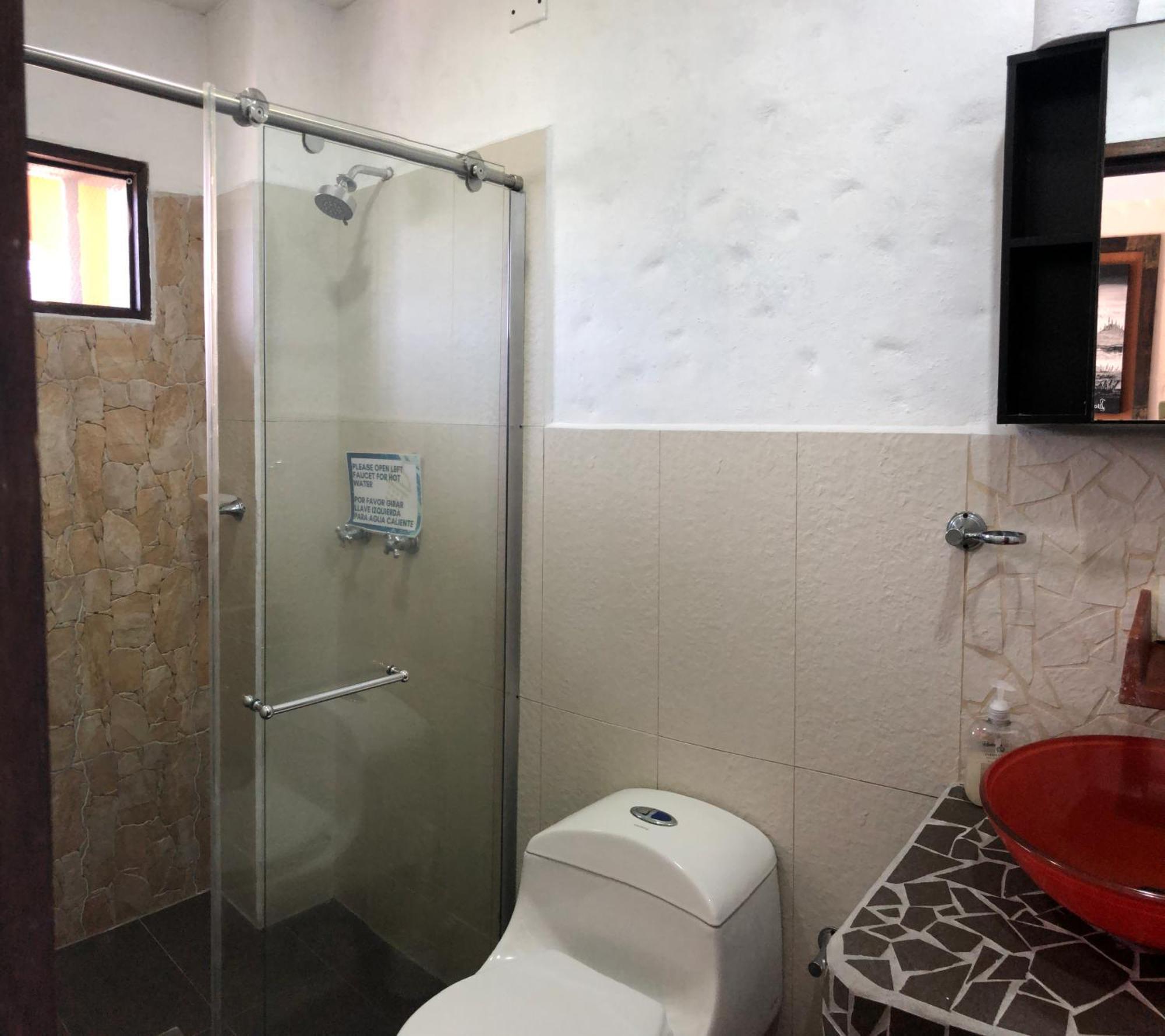 Lake View Hostel Guatapé エクステリア 写真